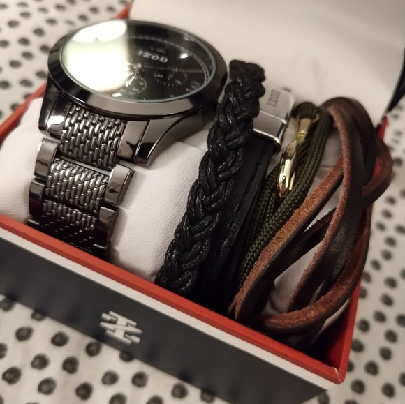 NEW! Men's Izod Watch w/ Bracelets - Picture 5 of 12